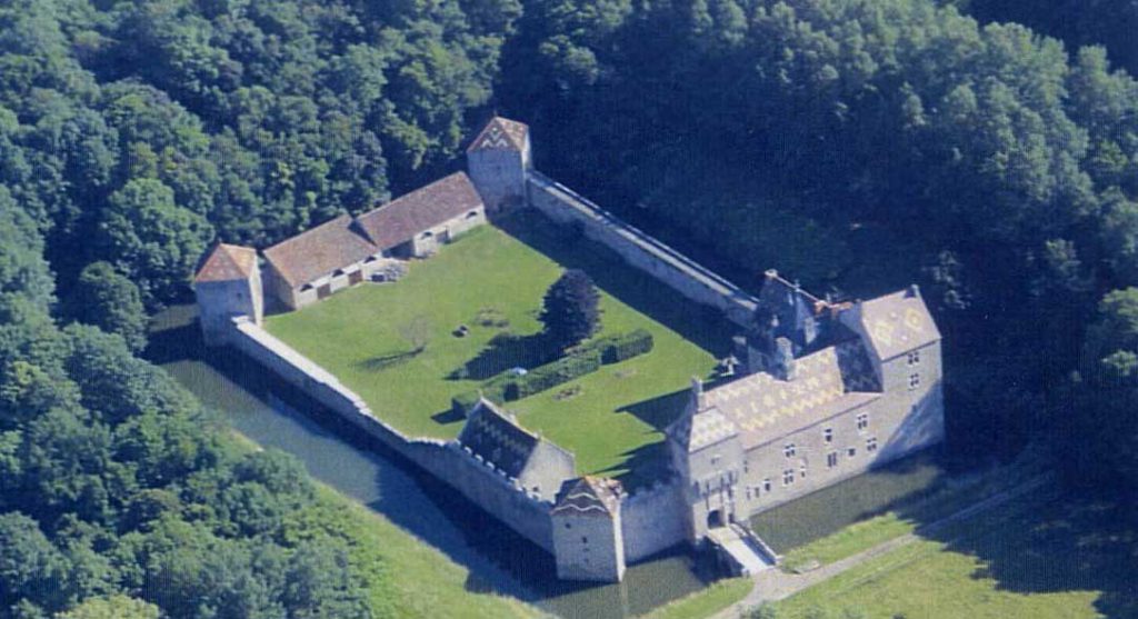 Château de Marigny le Cahouet